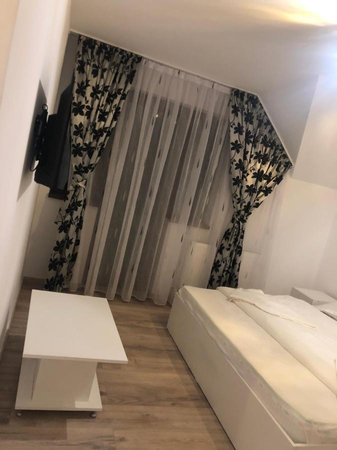 Hotel New House Curtea de Argeş Zewnętrze zdjęcie