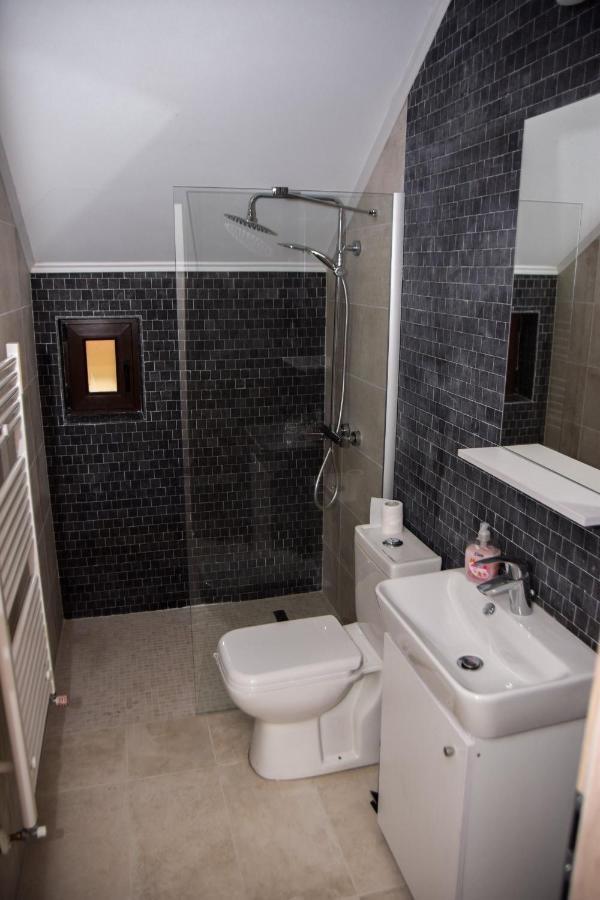 Hotel New House Curtea de Argeş Zewnętrze zdjęcie