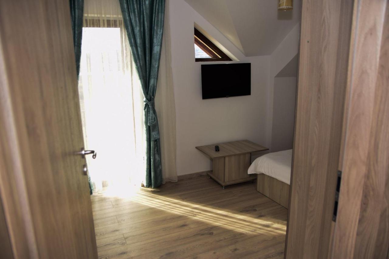 Hotel New House Curtea de Argeş Zewnętrze zdjęcie